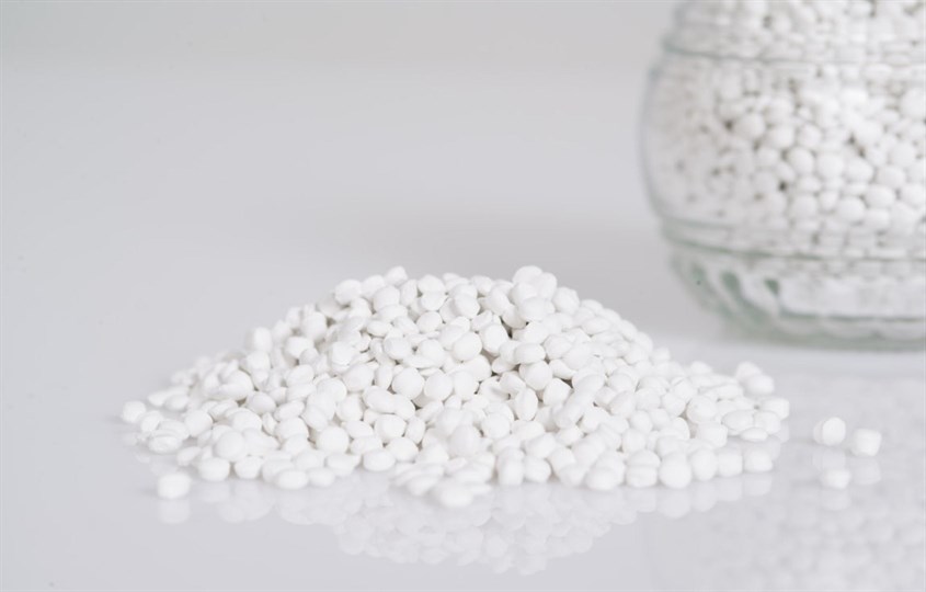Hạt nhựa màu trắng