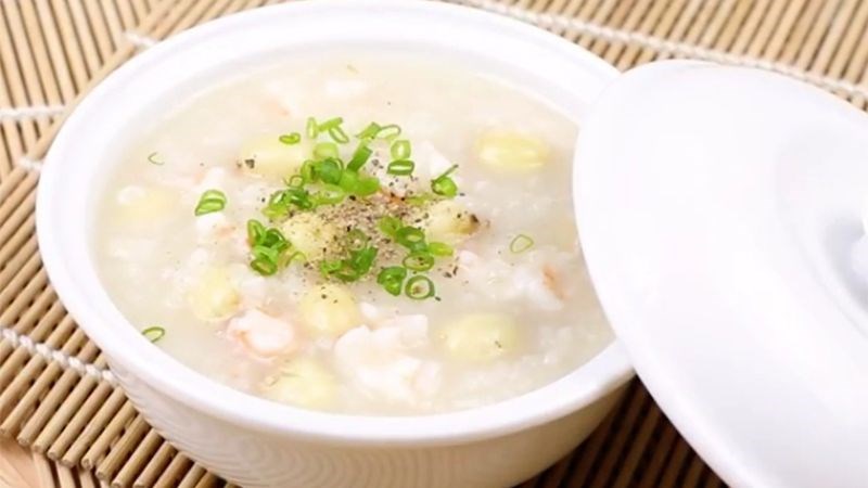Món cháo hạt sen là một món ăn bổ dưỡng và dễ tiêu hóa