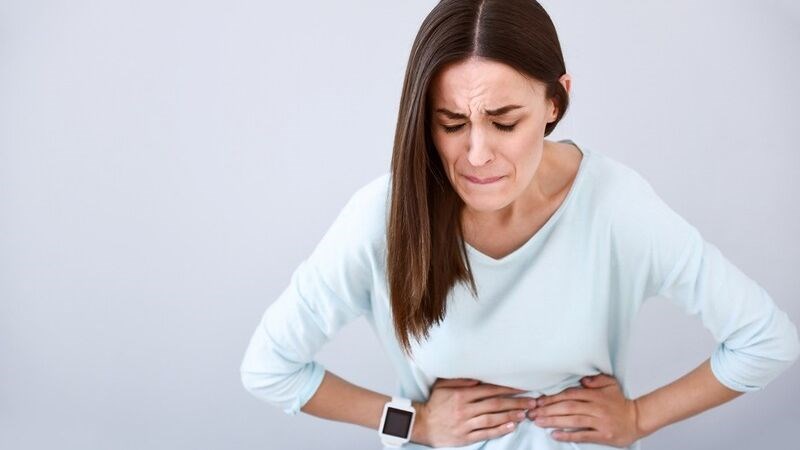 Ăn nhiều hạt sen dễ gây ra tình trạng chướng bụng, đầy hơi, khó tiêu
