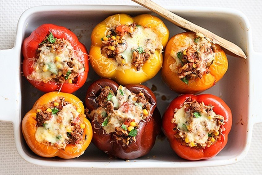 Ớt chuông nhồi chả cá là một trong những món ăn dặm từ ớt chuông được nhiều bé yêu thích