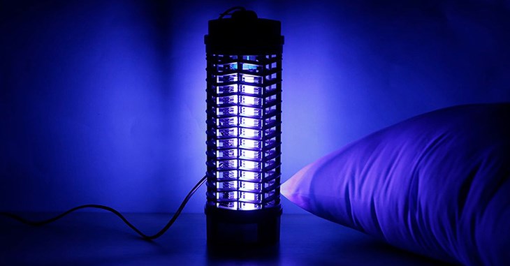 Nên tắt hết các thiết bị chiếu sáng khác khi sử dụng đèn bắt muỗi để đảm bảo hiệu quả sử dụng tốt nhất