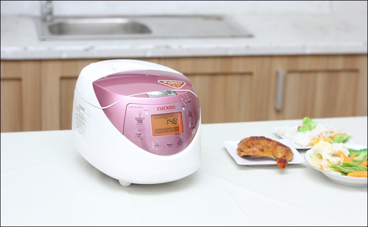 Người dùng nên đặt nồi cơm điện gần bàn ăn để thuận tiện sử dụng hơn