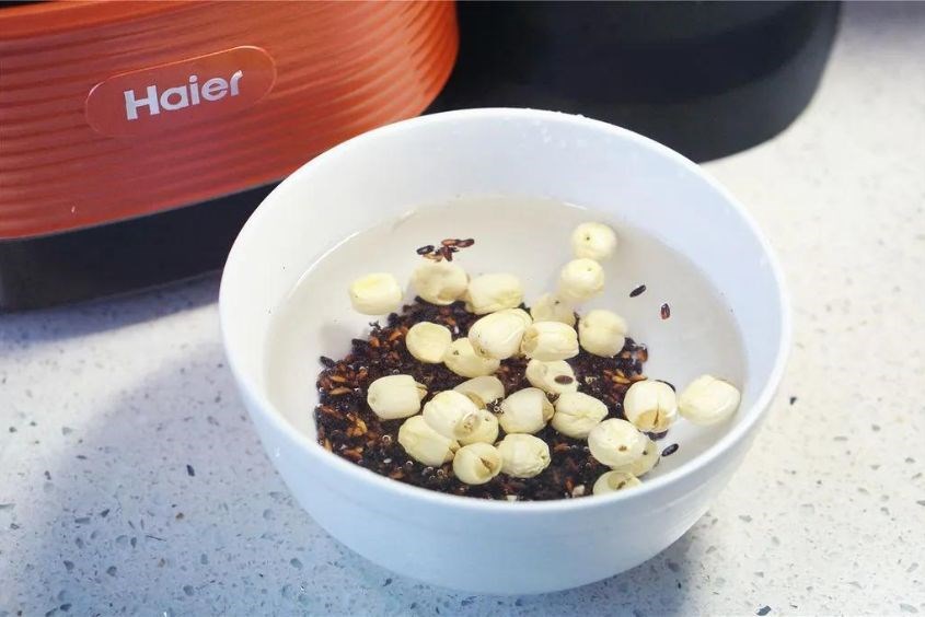 Hướng dẫn cách làm sữa nếp cẩm ngon dẻo