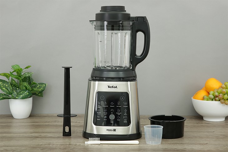 Vệ sinh sạch sẽ các bộ phận máy làm sữa hạt đa năng Tefal BL83SD66 trước khi xay nguyên liệu