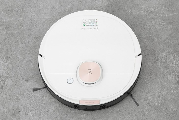 Robot hút bụi Ecovacs Deebot T8 Max Plus cần được tháo dải bảo vệ trước khi dùng