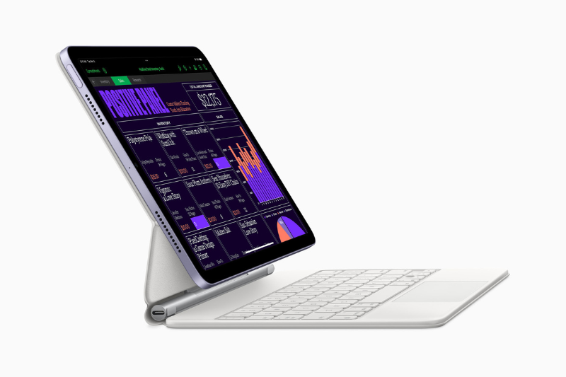 Bàn phím Magic Keyboard mỏng nhẹ tích hợp sẵn trackpad cho thao tác nhanh chóng, dễ dàng sử dụng và mang theo mọi nơi