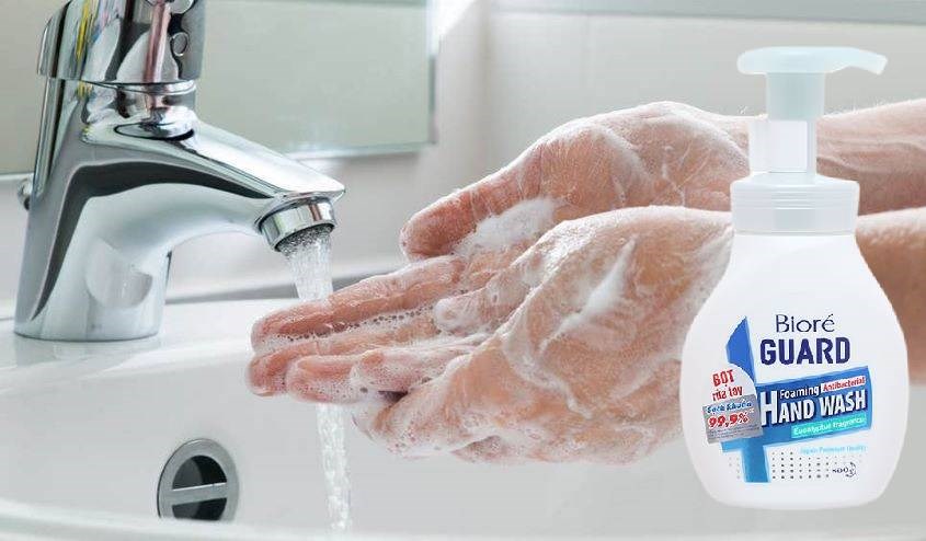 Bọt rửa tay Bioré hương khuynh diệp chai 250 ml