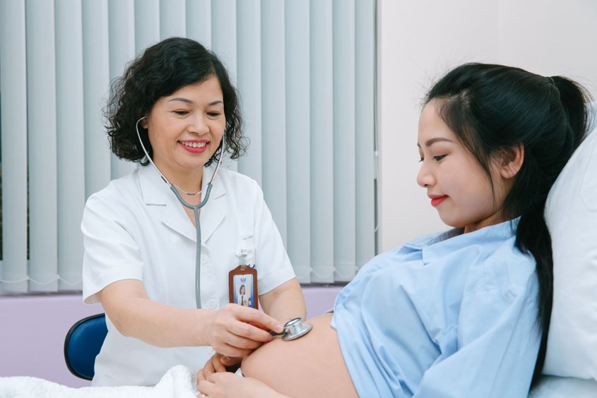 Khám thai định kỳ giúp theo dõi sức khỏe của mẹ và bé tốt nhất
