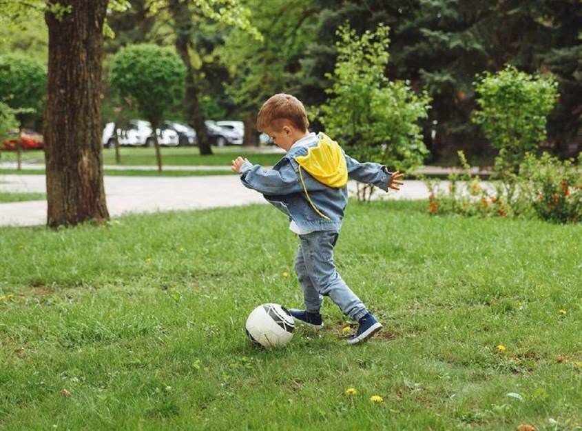 Kỹ năng vận động thô nên được khuyến khích phát triển từ sớm Kỹ năng vận động thô nên được khuyến khích phát triển từ sớm