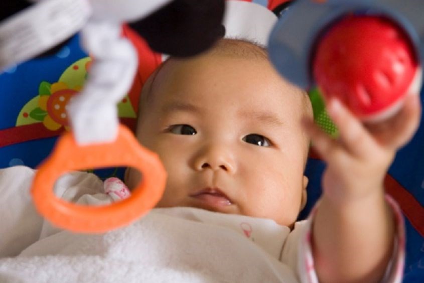 Lịch sinh hoạt bé 3 tháng khoa học