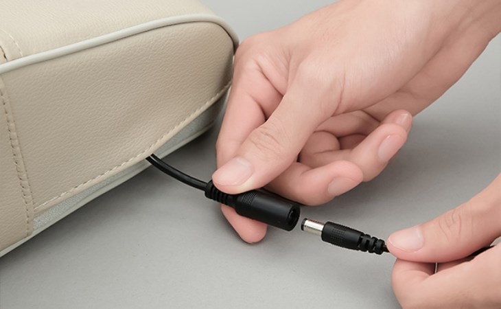 Tùy theo hoàn cảnh và nhu cầu, người dùng có thể sử dụng nguồn điện trực tiếp hoặc pin sạc vô cùng tiện lợi