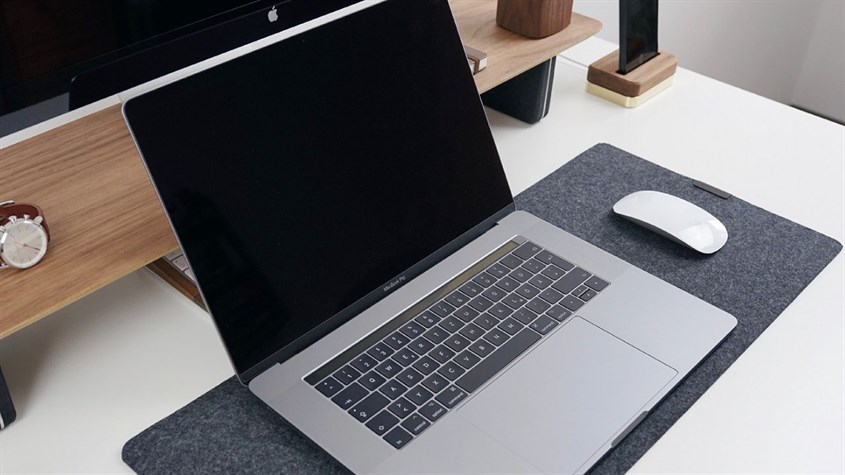 Lỗi màn hình khiến người dùng lo lắng vì đây là yếu tố quyết định trải nghiệm.