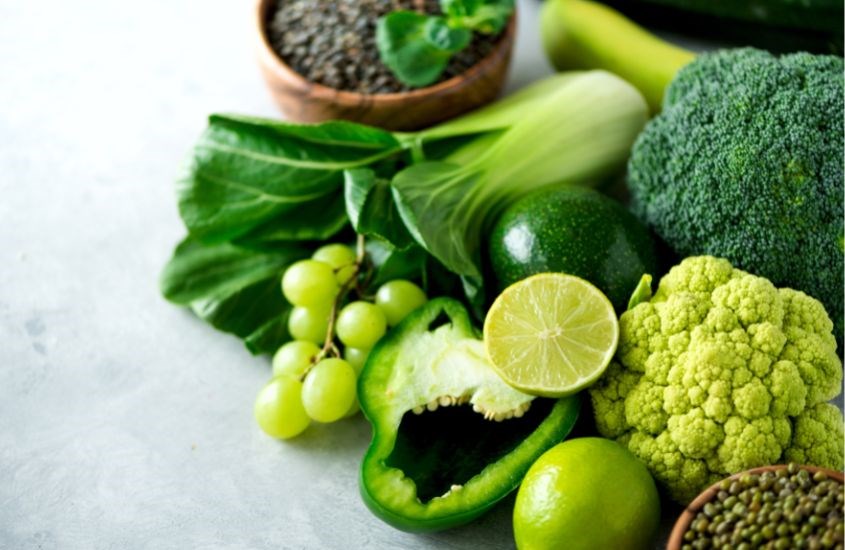 Rau màu xanh bổ sung canxi cho bé 7 tuổi 