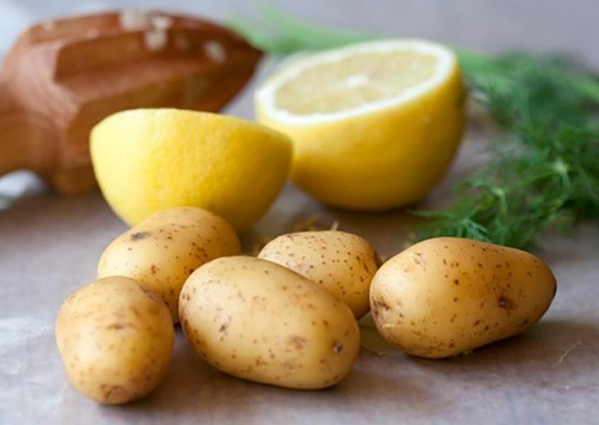 Mặt nạ cho bà bầu từ chanh và khoai tây