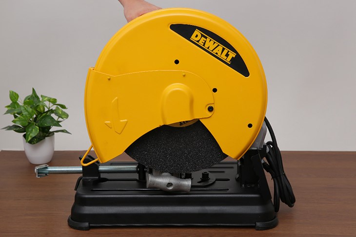 Máy cắt sắt Dewalt D28730-B1 2300W sở hữu thiết kế hiện đại cùng lớp vỏ màu đen vàng độc đáo Máy cắt sắt Dewalt D28730-B1 2300W sở hữu thiết kế hiện đại cùng lớp vỏ màu đen vàng độc đáo
