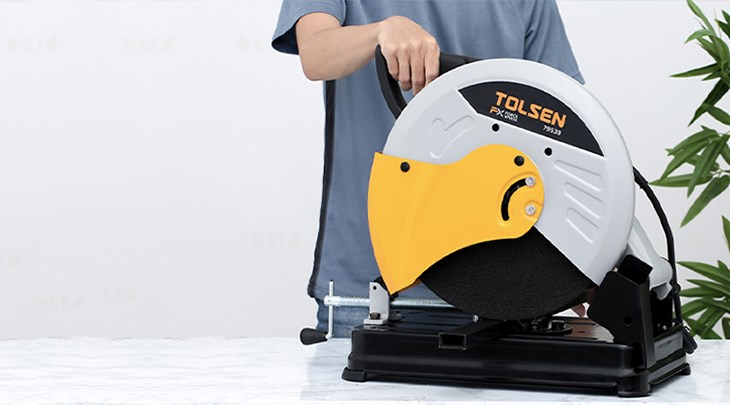 Máy cắt sắt Tolsen 79538 2500W ốc điều chỉnh độ nghiêng, linh hoạt sử dụng để cắt nhiều góc độ khác nhau Máy cắt sắt Tolsen 79538 2500W ốc điều chỉnh độ nghiêng, linh hoạt sử dụng để cắt nhiều góc độ khác nhau