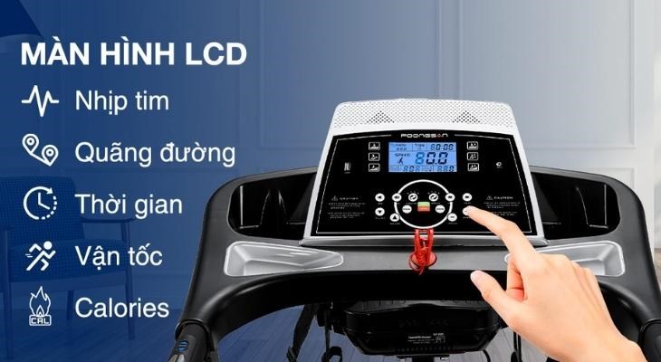 Màn hình LCD trên máy chạy bộ Poongsan TMP 900 giúp bạn dễ dàng theo dõi các thông số khi tập luyện