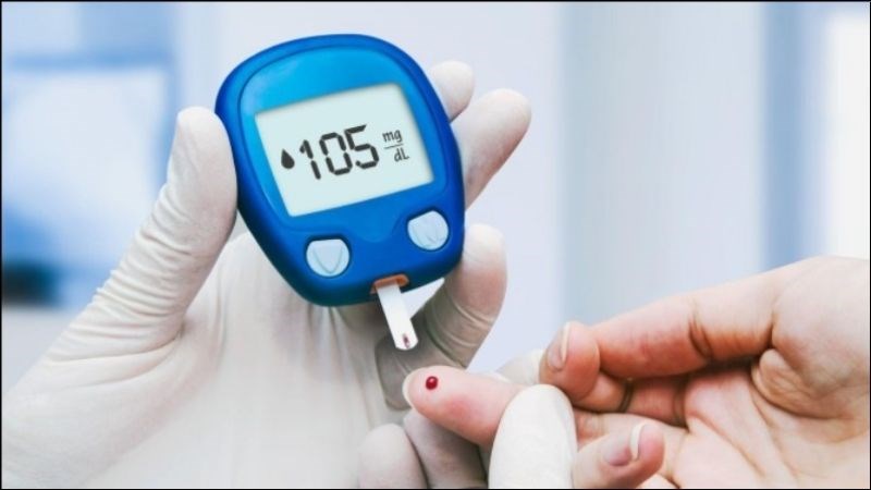 Máy đo đường huyết là một thiết bị y tế giúp đo độ đường huyết (glucose) có trong máu