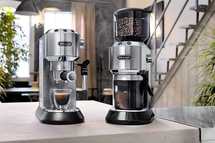 Máy pha cà phê Delonghi có đa dạng các dòng máy như máy pha cà phê tự động, máy pha cà phê bán tự động,...