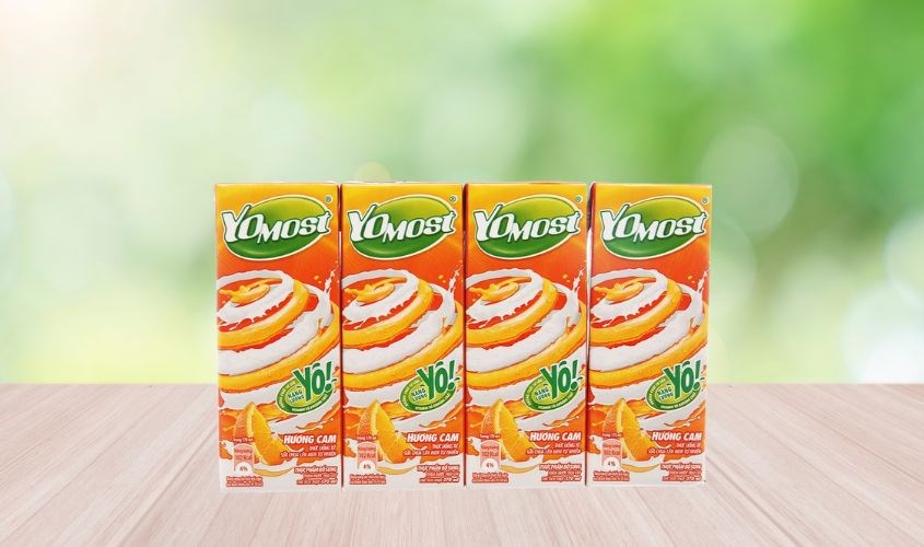 Lốc 4 hộp sữa chua uống tiệt trùng Yomost vị cam 170 ml