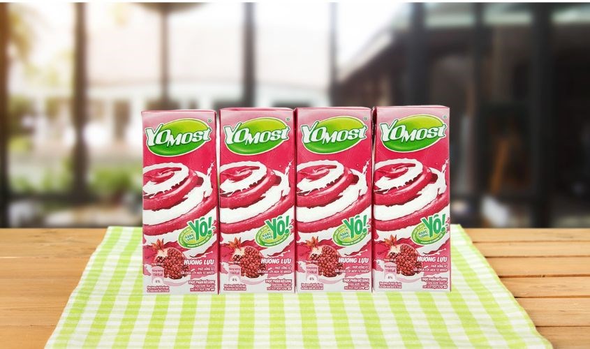 Lốc 4 hộp sữa chua uống vị lựu YoMost 170ml