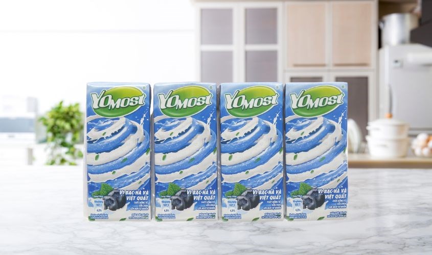 Sữa chua uống Yomost vị việt quất bạc hà