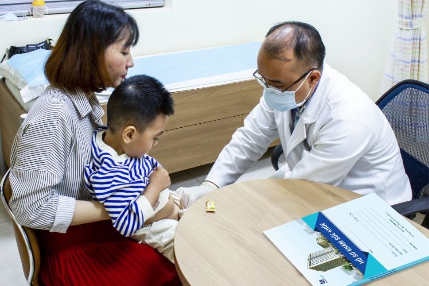 Có nên cắt bao quy đầu cho trẻ sơ sinh 