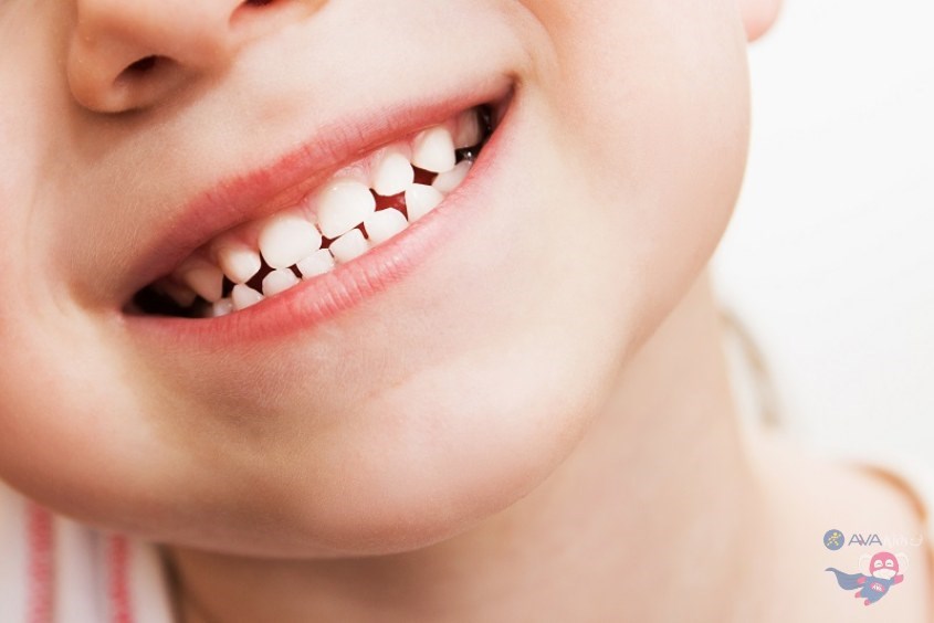 Răng sữa có vai trò hết sức quan trọng vậy nên mẹ cần nhổ răng sữa cho trẻ đúng cách Mẹ không nên nhổ răng sữa cho bé quá sớm