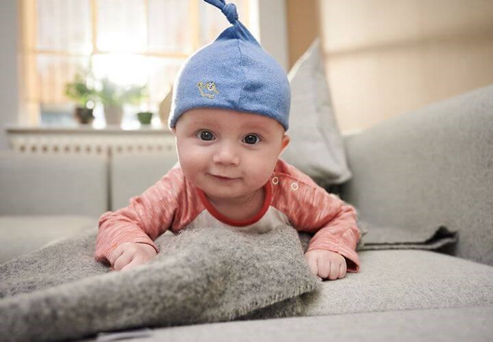 Mẹ nên chọn nón có chất liệu mềm mại