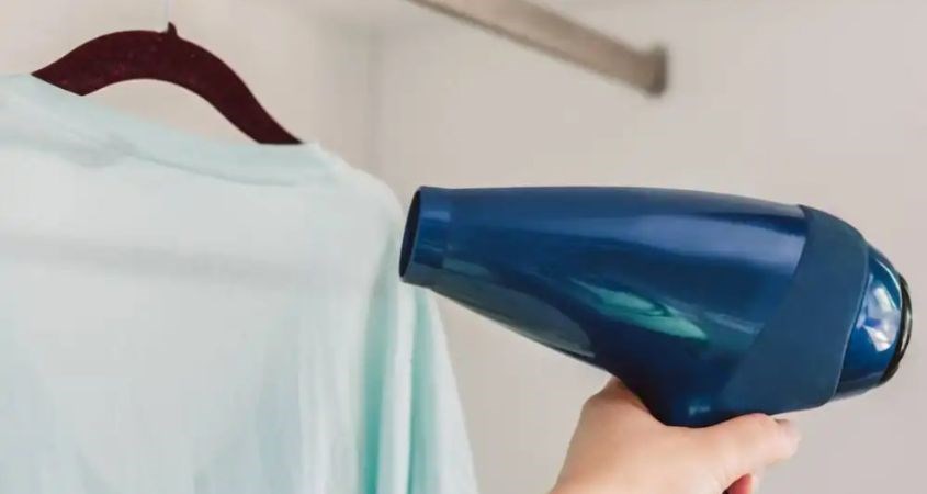 Sử dụng máy sấy tóc để làm mềm vải