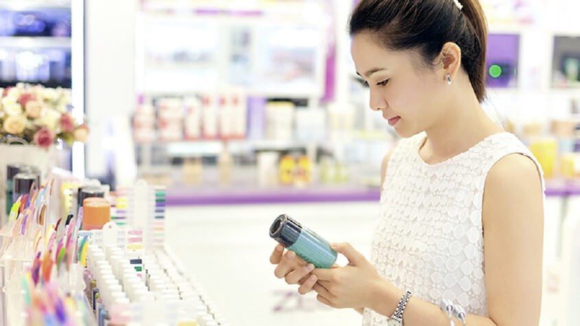 Chọn mua những sản phẩm đã được chứng nhận an toàn với mẹ và bé bởi các tổ chức uy tín