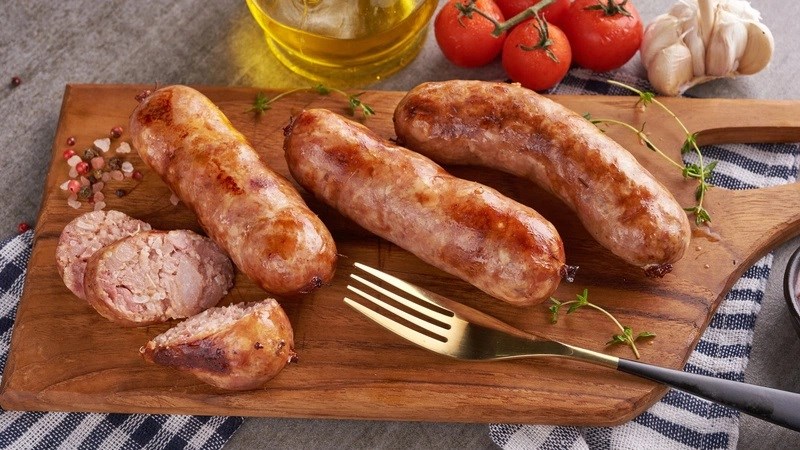 Xúc xích và thực phẩm chế biến sẵn tăng khả năng mắc chứng suy nhược thần kinh