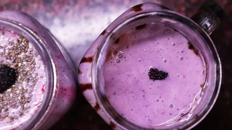 Sinh tố dâu tằm giúp cải thiện tình trạng thiếu máu não