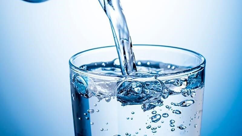 Nước lọc giúp cải thiện tiêu hóa, tăng cường tuần hoàn máu não