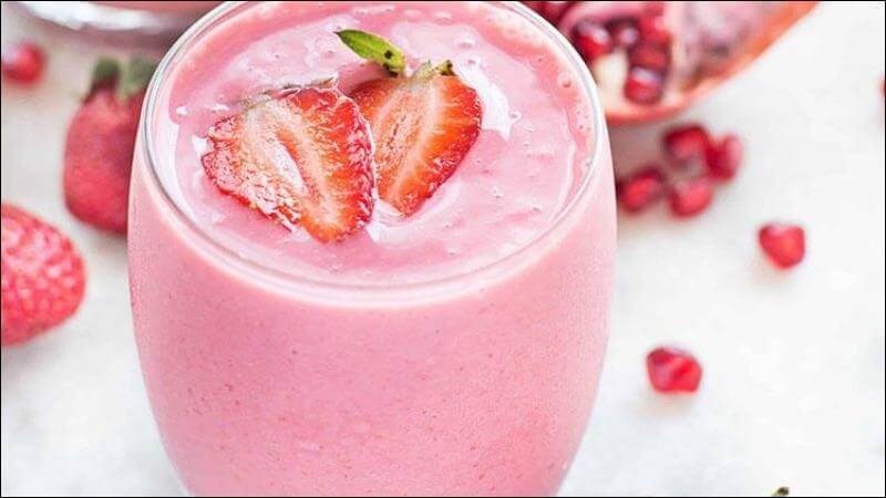 Sinh tố dâu tây giúp hỗ trợ quá trình tập trung, cải thiện tuần hoàn não