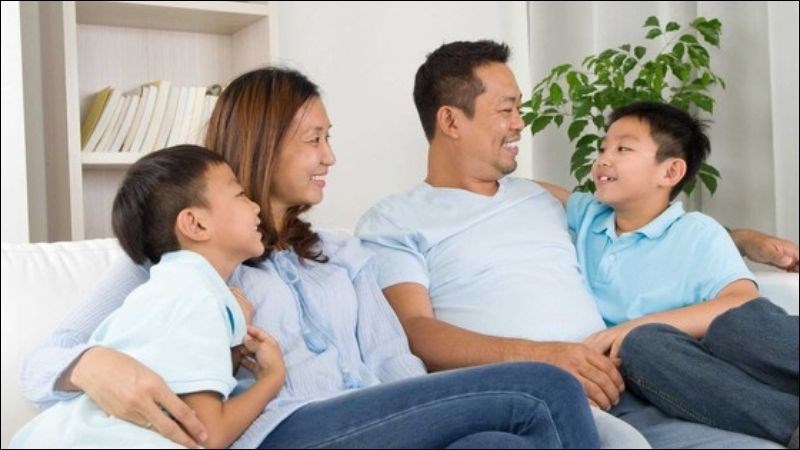 Gia đình cần lắng nghe, thấu hiểu và cùng trẻ tìm ra giải pháp về vấn đề tập trung của trẻ