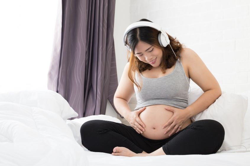 Nhạc thai giáo 3 tháng giữa giúp mẹ bầu thoải mái, thai nhi phát triển tốt Nhạc thai giáo 3 tháng giữa giúp mẹ bầu thoải mái, thai nhi phát triển tốt