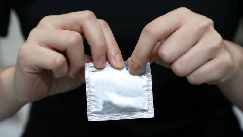 Sử dụng bao cao su giúp ngăn ngừa nhiễm trùng roi Trichomonas