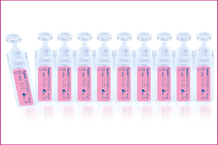 Nhỏ sữa mẹ vào mắt trẻ sơ sinh được không?