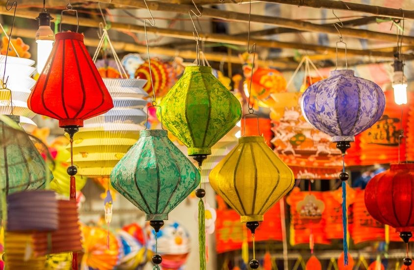 Rước đèn là hoạt động truyền thống trong đêm Trung Thu