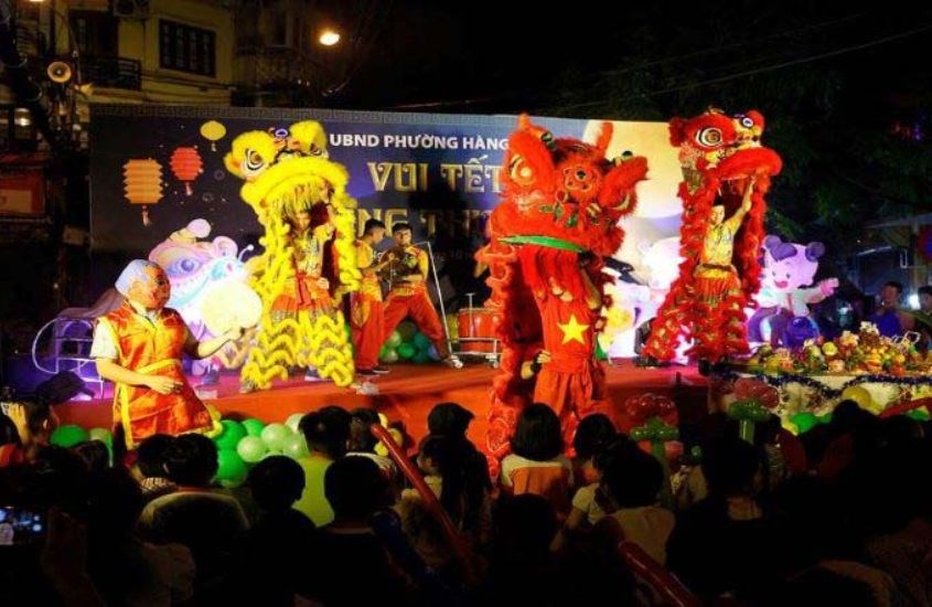 Tham gia các trò chơi dân gian trong ngày trung thu để củng cố tình cảm gia đình và bạn bè