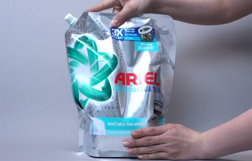 Nước giặt Ariel Khử Mùi Ẩm Mốc hương thơm mát túi 3.1 lít Nước giặt Ariel Khử Mùi Ẩm Mốc hương thơm mát túi 3.1 lít