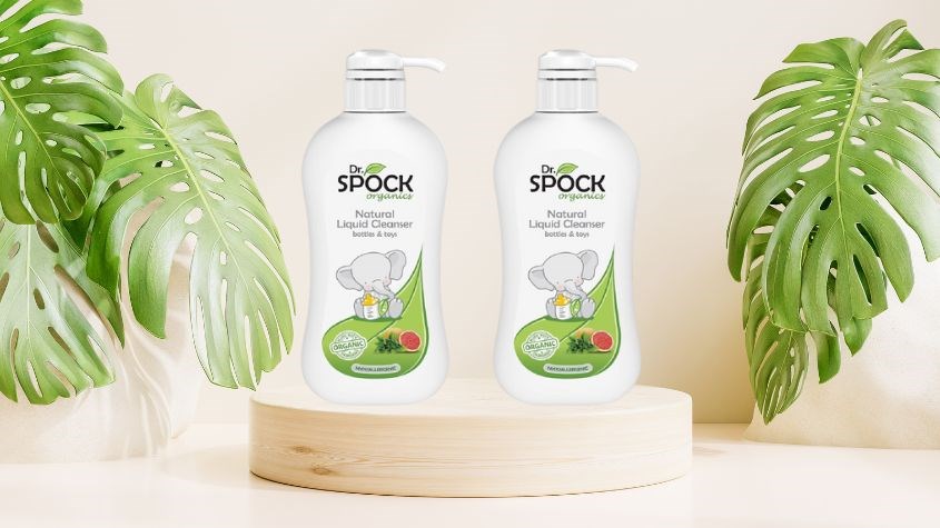 Nước rửa bình sữa Dr.Spock Organics thiết kế bao bì chủ đạo màu trắng và xanh lá
