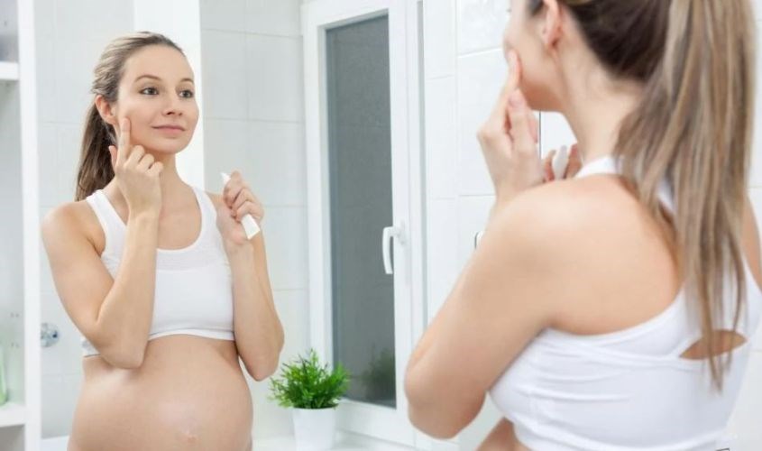 Phụ nữ mang thai vẫn nên chăm sóc da thường xuyên