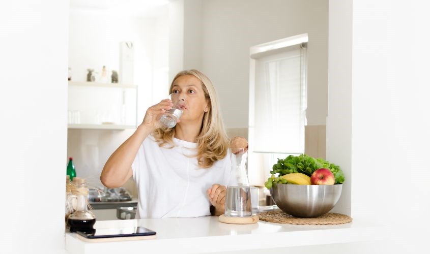 Nước đóng vai trò quan trọng giúp hệ tiêu hóa khỏe mạnh