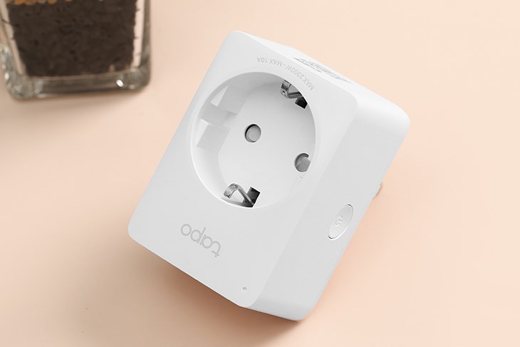 Ổ Cắm Điện Wifi Thông Minh 1 Lỗ TP-Link Tapo P100 Trắng phù hợp mang theo bên mình khi đi học, đi cafe,...