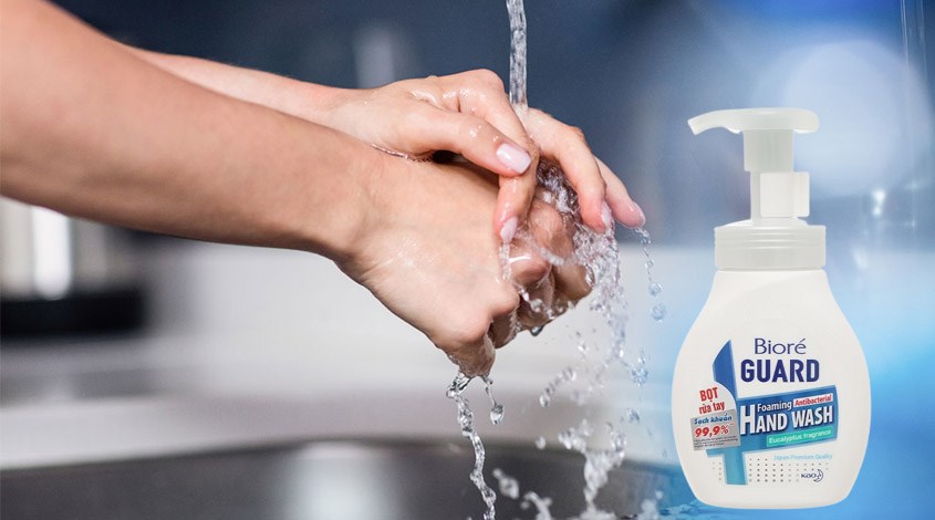 Bọt rửa tay Bioré hương khuynh diệp chai 250 ml