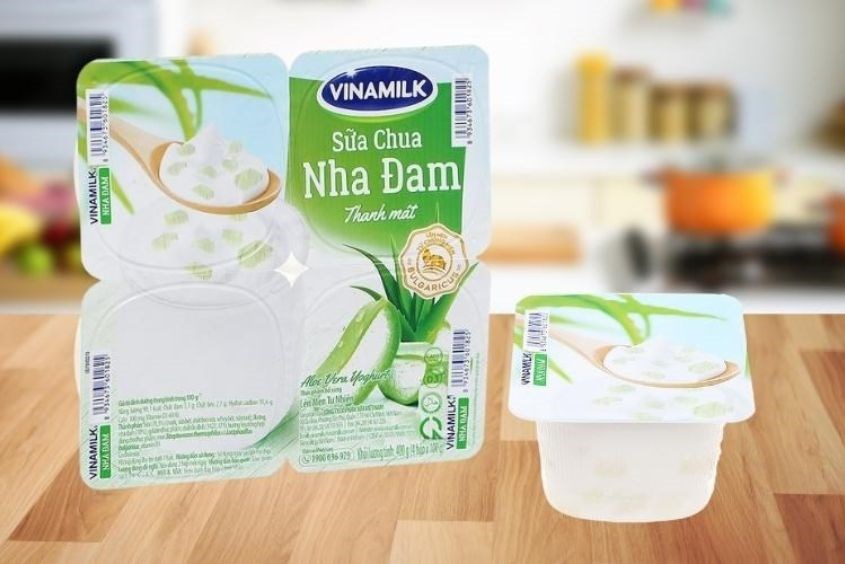 Phân của trẻ sơ sinh có mùi chua phải làm sao