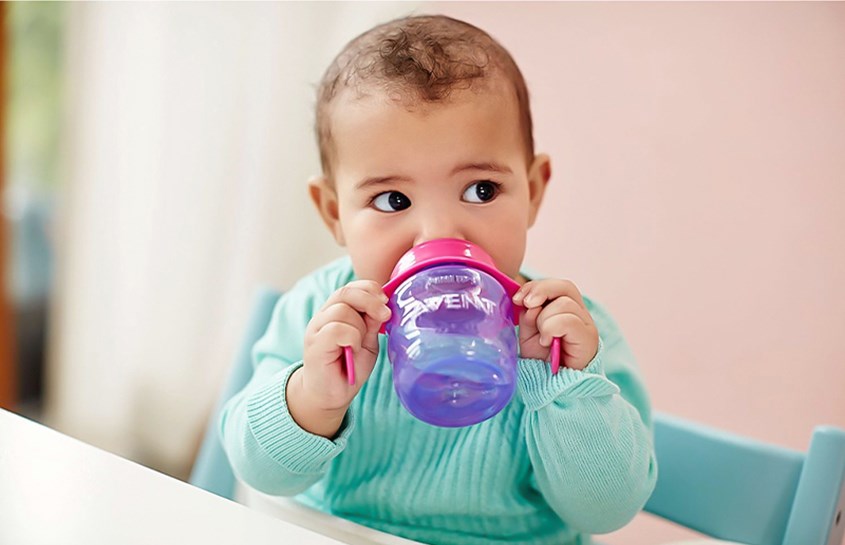 Bình tập uống nhựa PP, silicone Philips Avent SCF551.03 200 ml - Màu tím