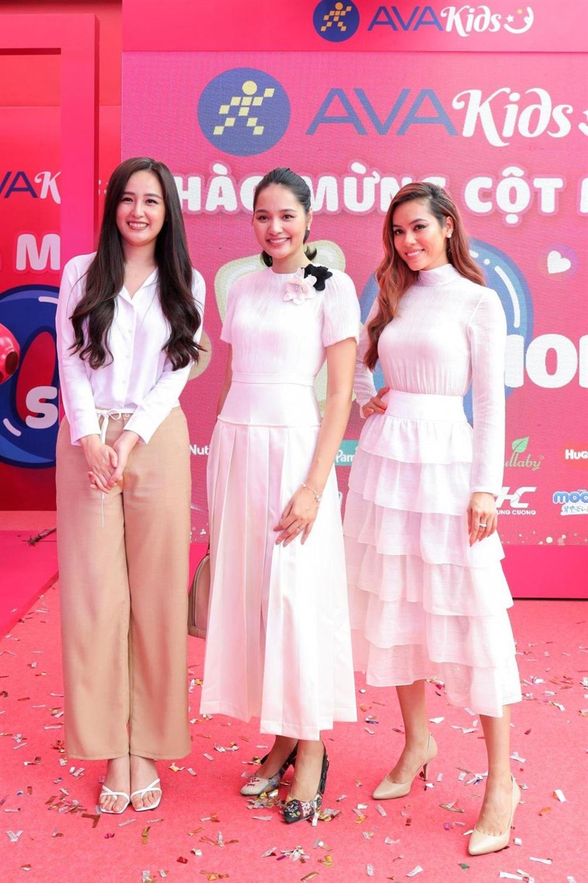 3 nàng hậu là đại sứ lâu năm của Operation Smile.